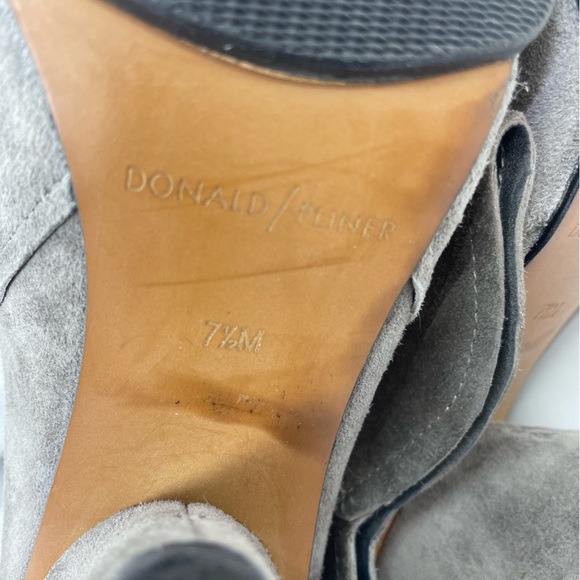 Donald Pliner Lora grey suede booties size 7.5 - Picture 14 of 14